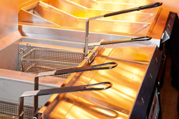 كيف تساهم فلاتر الزيت في خفض تكاليف التشغيل؟